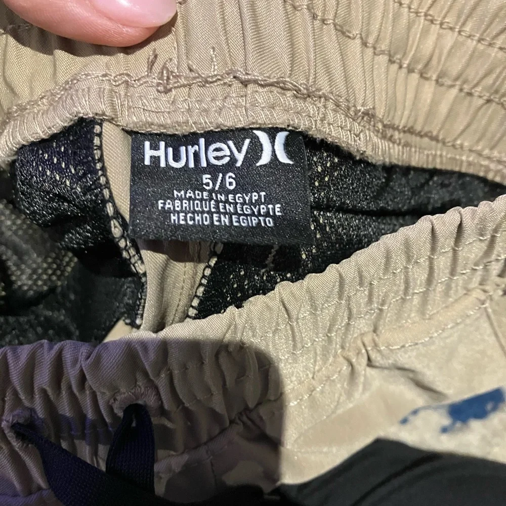 Hurley 2 pairs of Black and Tan pants size 5/6 brand new without tags - Picture 4 of 6